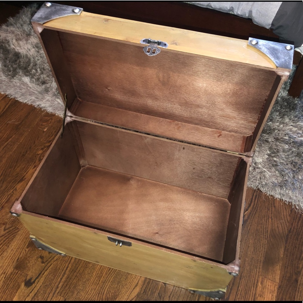 Decorative Wood Storage Chest!!